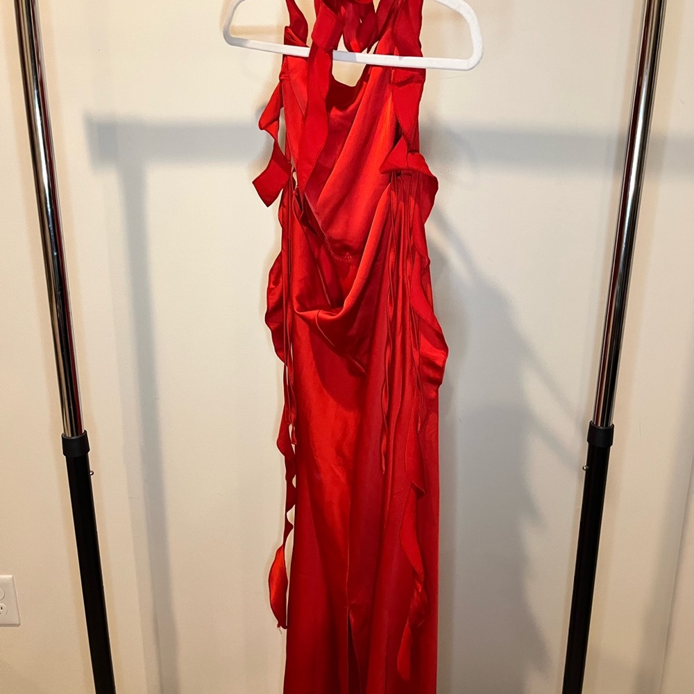 Elegant Backless Red Ruffle Dress - Picture 2 of 2